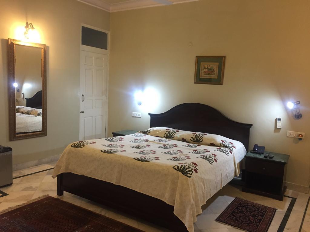 Barwara Kothi Hotel Jaipur Room photo